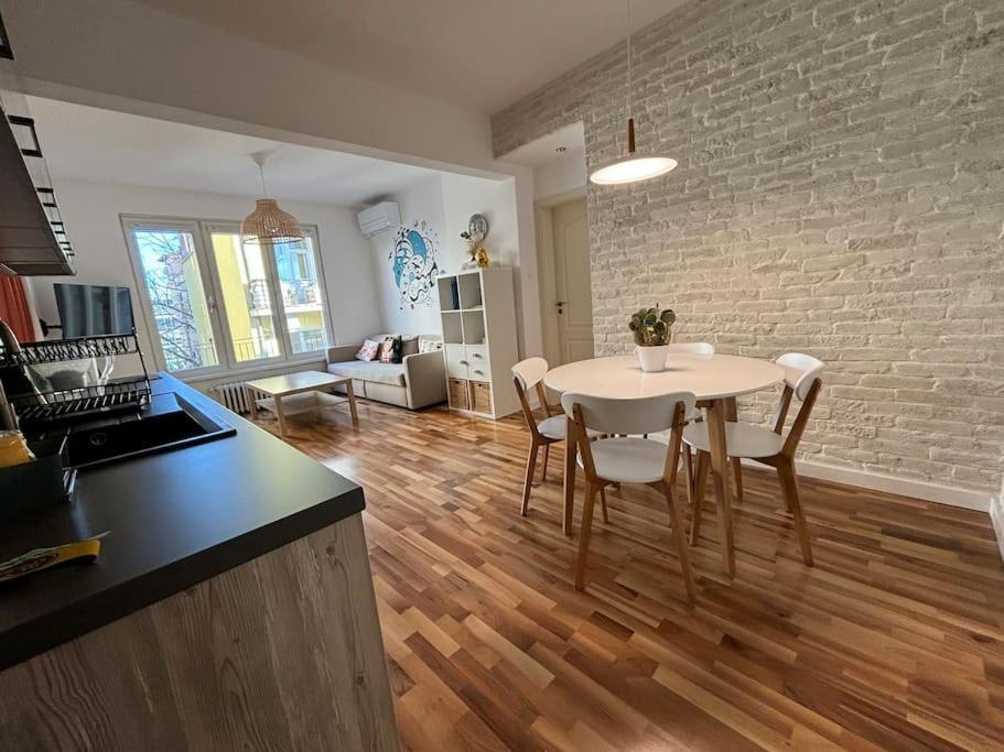 Family Friendly Downtown Apart София Экстерьер фото