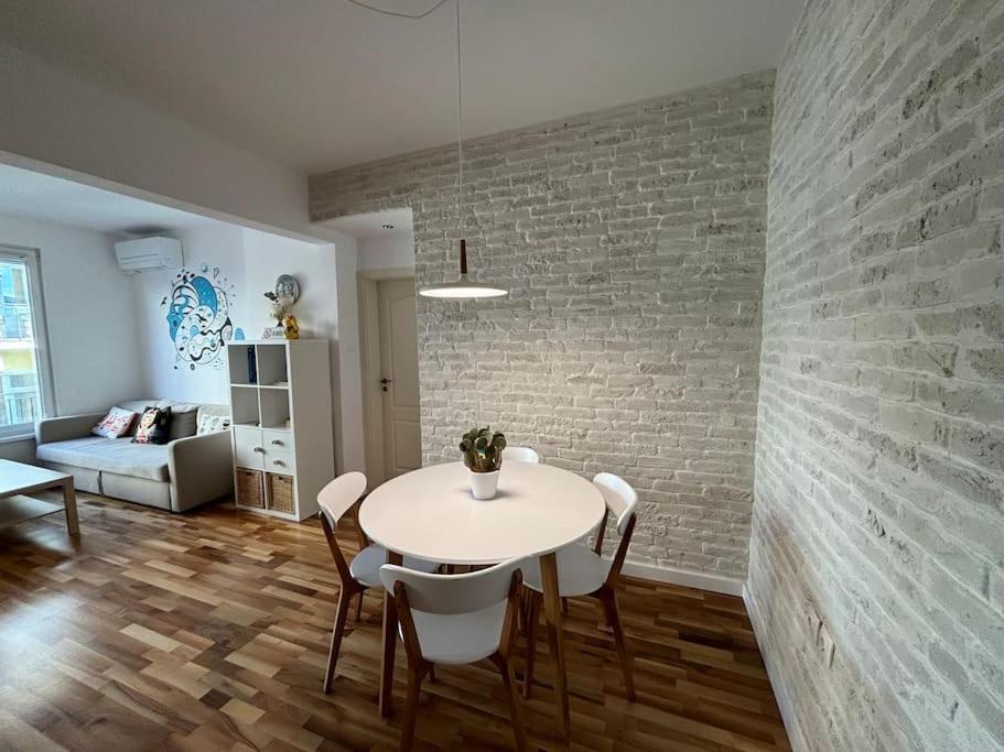 Family Friendly Downtown Apart София Экстерьер фото