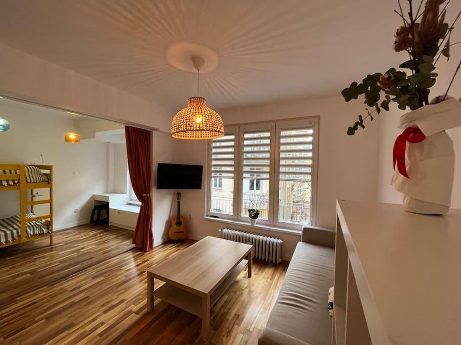 Family Friendly Downtown Apart София Экстерьер фото
